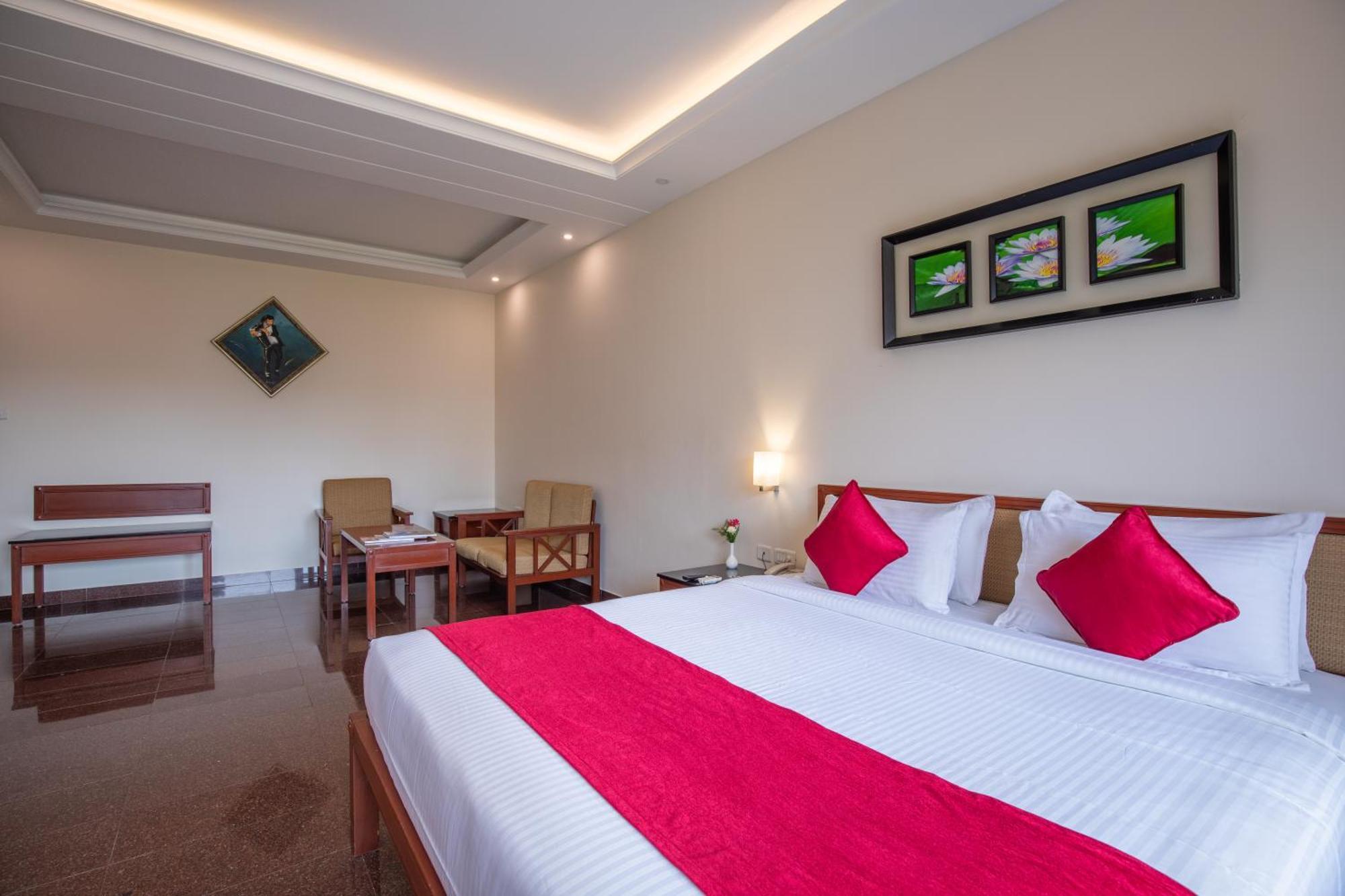 Jenneys Residency Hotel Coimbatore Room photo